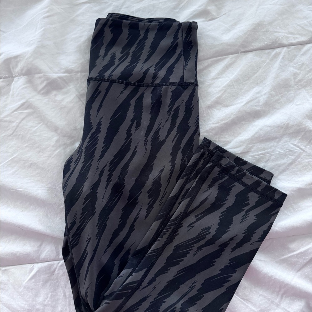 Zyia Light and Tight Zebra leggings